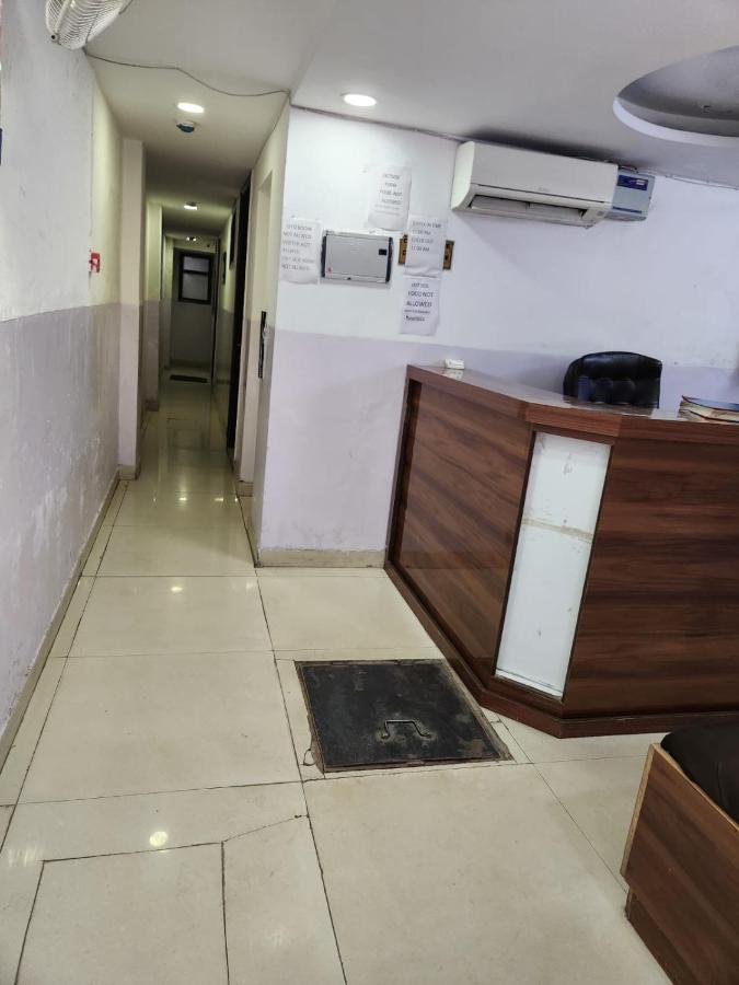 Hotel Cozy Cave Nuova Delhi Esterno foto